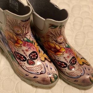 Anuschka Rain Boots with Skulls